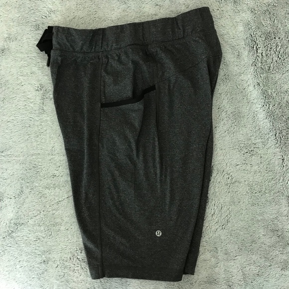 Lululemon athletic short - Picture 3 of 5